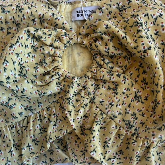 Beginning Boutique Sweetness Floral Top - Picture 3 of 7